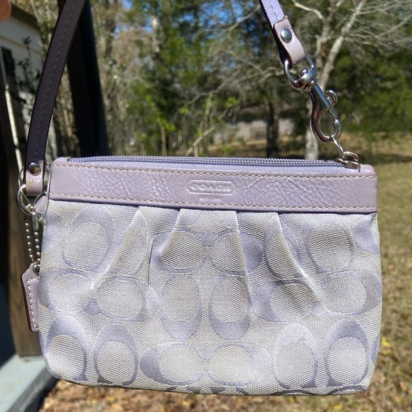 Coach lavender wristlet - Picture 5 of 7
